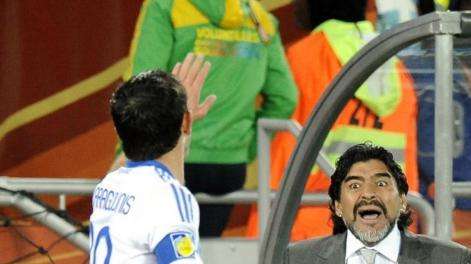 Maradona: "A Messi hay que tratarlo como a todo jugador, no mimarlo"