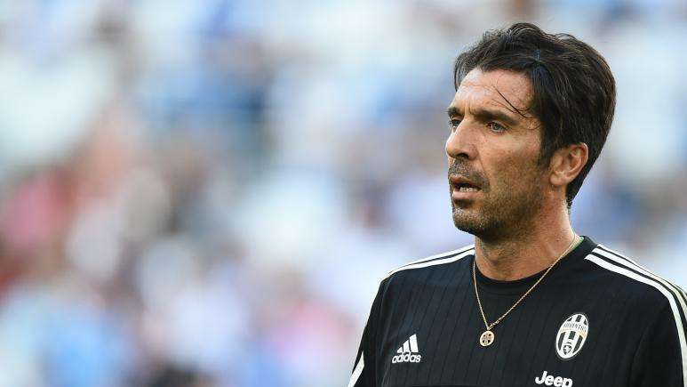 Buffon: "Un jugador como Pirlo siempre lo querré en mi equipo"