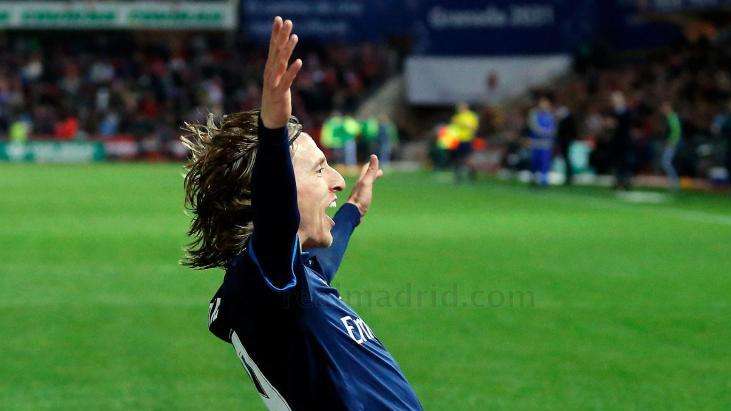 MARCA: Modric golea desde fuera del área