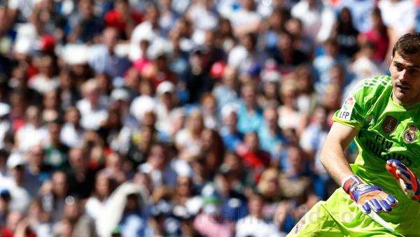 A Bola: Casillas llega a Oporto