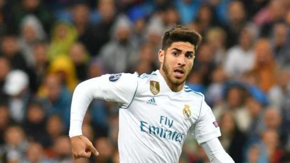 FOTO - Casilla y Asensio, protagonistas del encuentro con los madridistas en Gerona