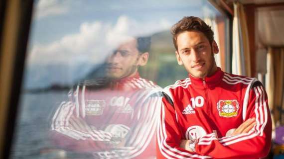 TalkSport: El Arsenal se une a la puja por Calhanoglu