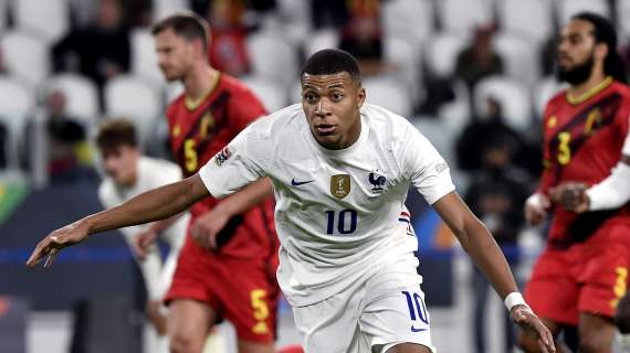 Kylian Mbapp&eacute; con Francia