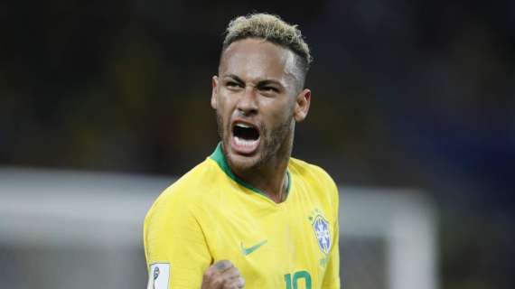 VÍDEO - Neymar marca un golazo entrenando y lo celebra como 'CR7'