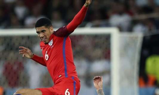 Mirror: Los posibles destinos para Shaw y Smalling