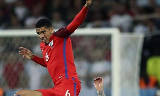 The Sun: El United se plantea la renovación de Smalling