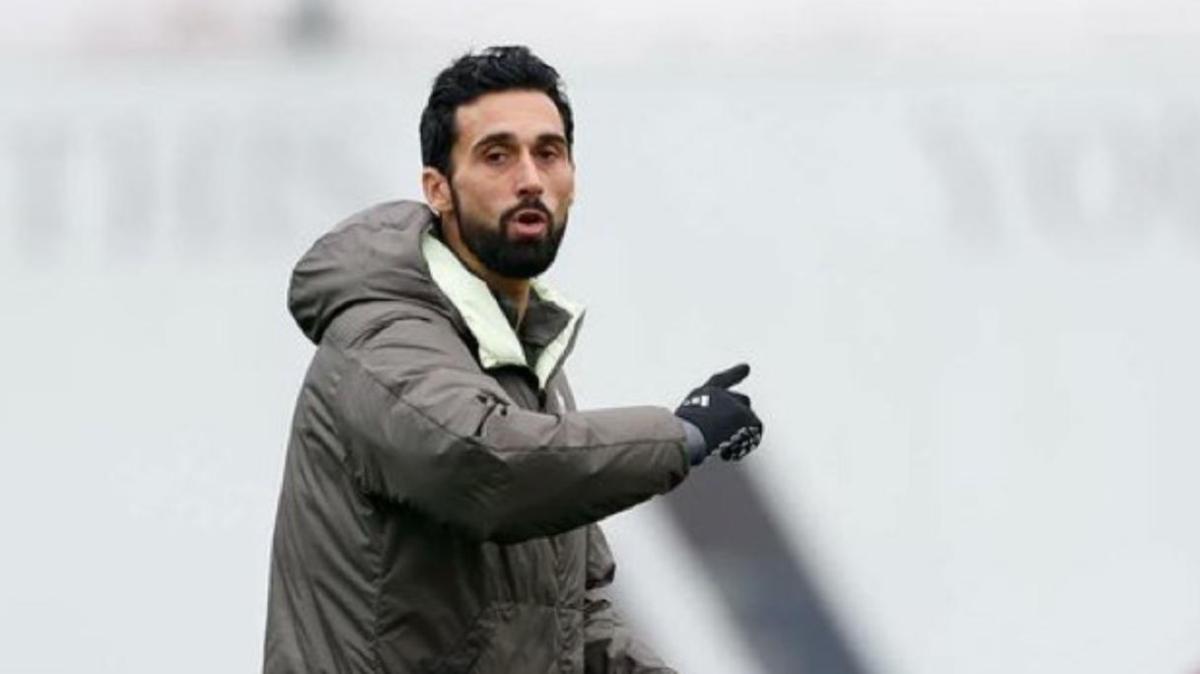 Arbeloa sorprende: dos vueltas importantes y seis jugadores de La Fábrica