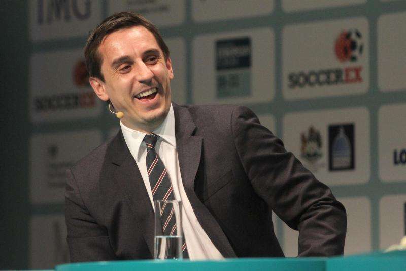 Neville: "El Mundial no existiría si Cristiano y Messi dieran la espalda a la FIFA"