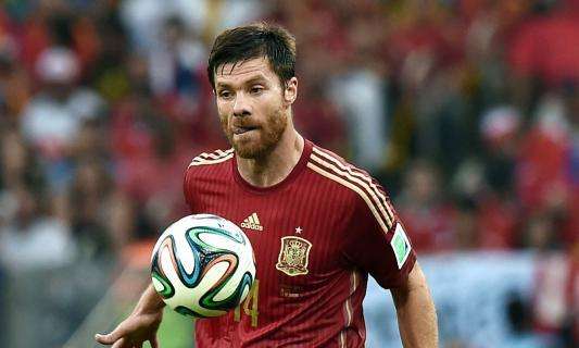 Xabi Alonso avisa: "No se pueden comparar a Gareth y Cristiano con Robben y Ribery. Los laterales del Madrid..."