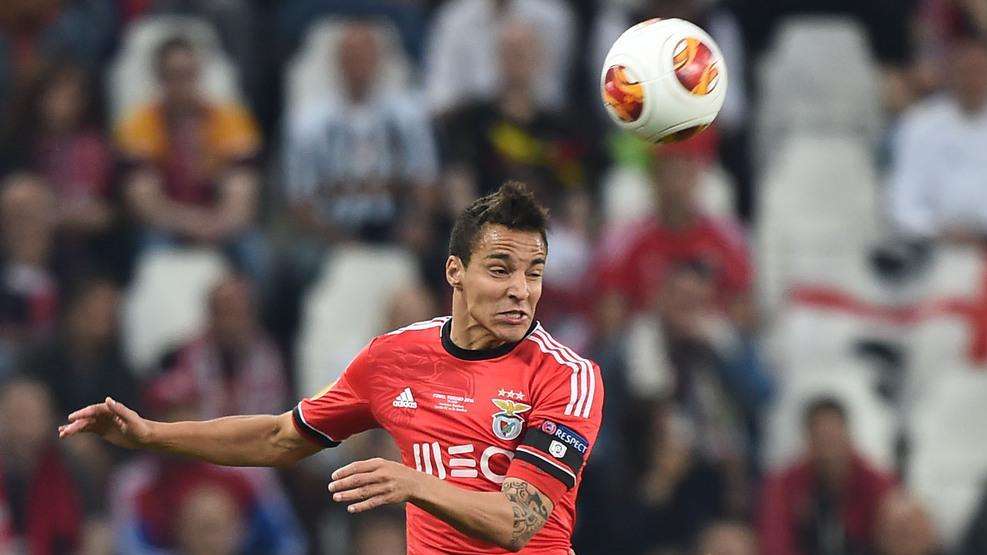 Rodrigo: "El Valencia no piensa en pelear la Liga a Madrid y Barça"