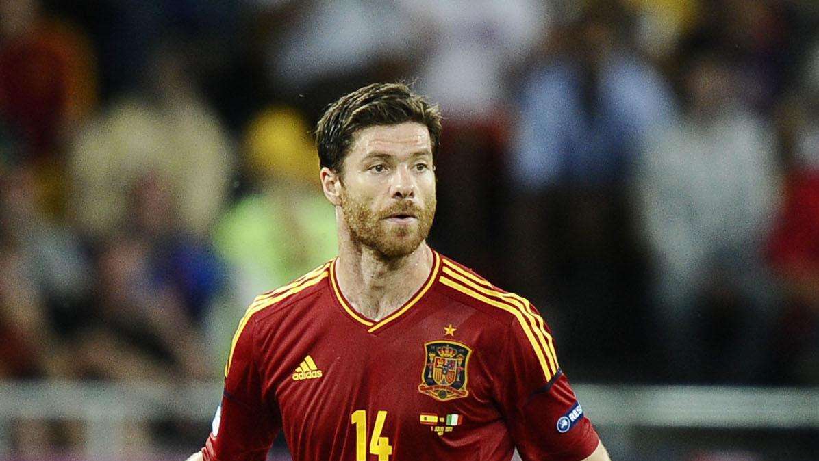 España cumple, pero no brilla