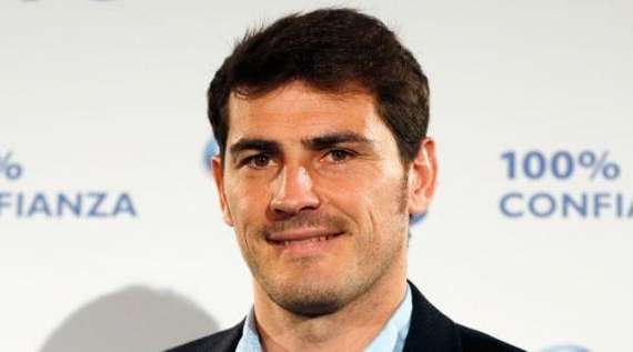 FOTO - Iker Casillas 'trollea' a Sanchís en Twitter