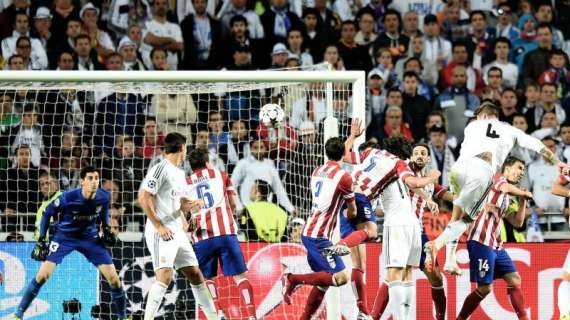 VÍDEO - De cabeza, como mejor sabe, así se prepara Ramos para el partido del Pizjuán: "¡Listos para mañana!"