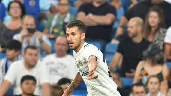 PRIMER CAMBIO - Se marcha Isco por todo lo alto e ingresa Ceballos