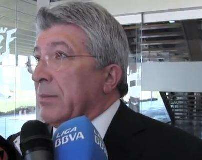 Cerezo: "El que no esté a gusto, que pague la cláusula y se vaya"