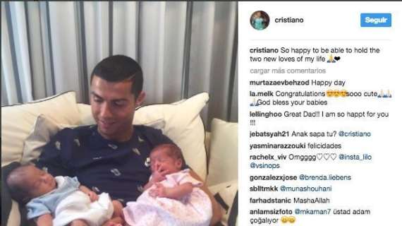 FOTO - Cristiano, entusiasmado: "Feliz de poder sostener a los dos nuevos amores de mi vida"