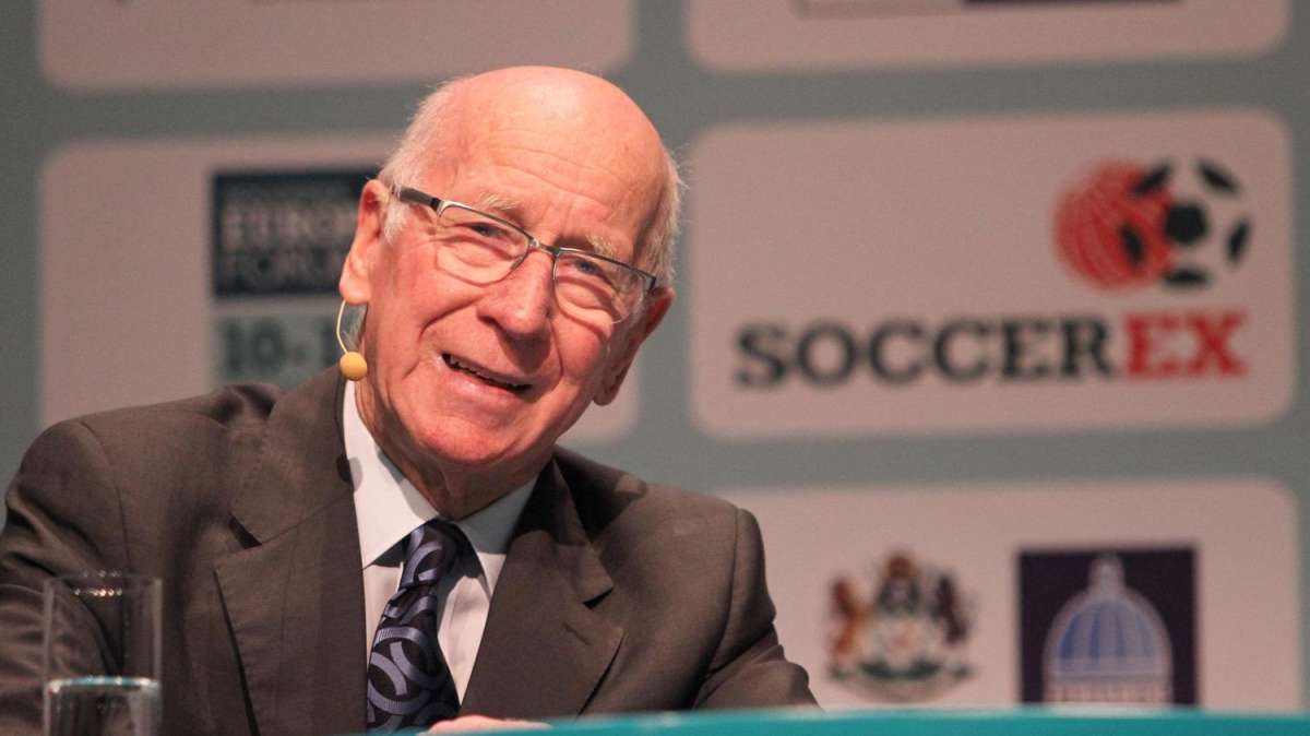 Bobby Charlton: "El tiki-taka está pasado de moda"