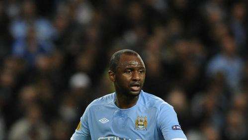 Daily Mail: Los jugadores del City apoyan a Patrick Vieira
