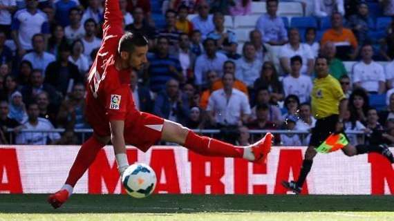 Sport: Casilla puede acabar con el culebrón de la portería blanca