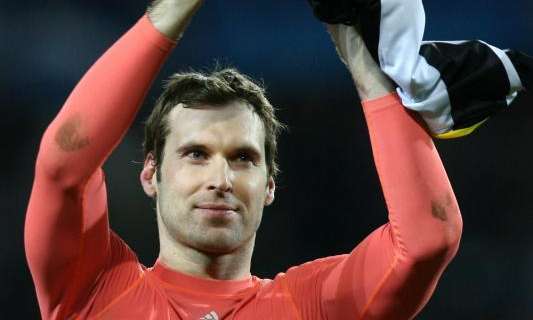 Daily Mail: El Arsenal prepara 14 'kilos' por Cech