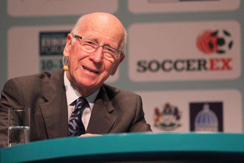 Bobby Charlton: "Van Gaal quizá no tenía conciencia de la dimensión del United"
