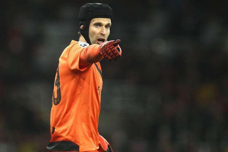 Cech estará un mes de baja