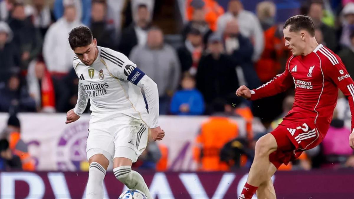 Alarma en el Real Madrid: Fede Valverde se marchó tocado de Anfield