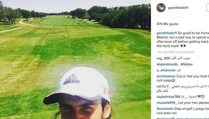 Bale pasa su día de descanso jugando al golf