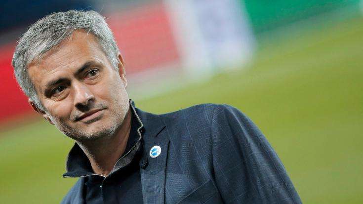 Mourinho: "Me gustaría conocer al que designa al mejor entrenador del mes para abrazarle"