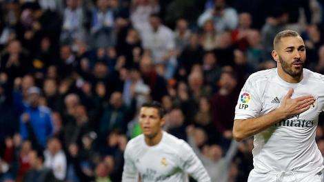 Sandoval: "Todo el equipo se beneficia de Benzema"