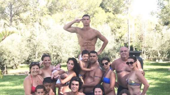 FOTO - Cristiano alardea de familia y confirma involuntariamente los rumores sobre Georgina