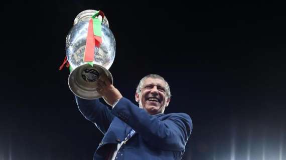 Fernando Santos, defiende a su estrella: "La sanción a Cristiano es muy injusta"