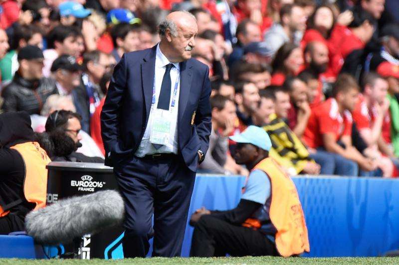 Del Bosque: "Tenga o no decidida mi continuidad, hablaré primero con Villar"