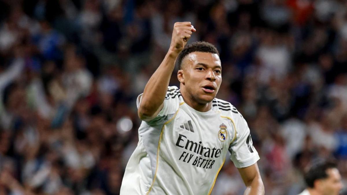 Defienden a Mbappé tras un duro suceso con uno de sus compañeros