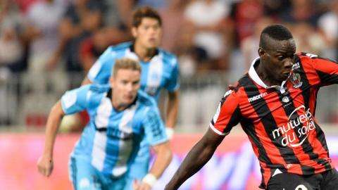 Balotelli: "Le daría el Balón de Oro a Suárez"