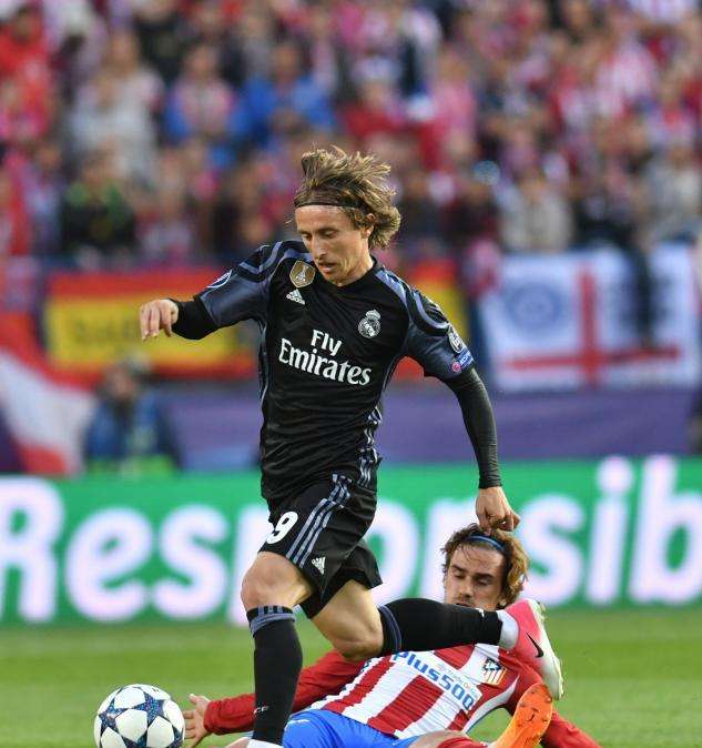 The Sun mete miedo a Modric. ¿Seguro que quieres ese dorsal?