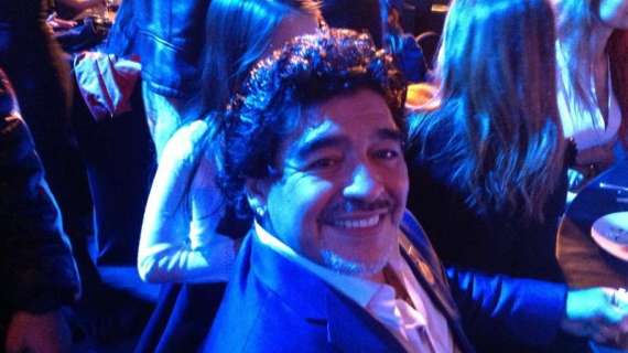 Maradona insulta por error a un aficionado del Nápoles: "La concha de tu madre"