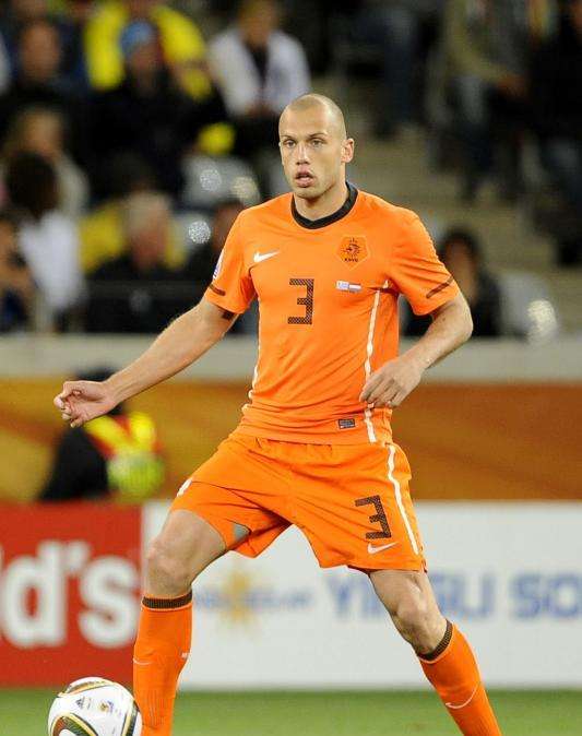 Tres exmadridistas en el once ideal de Heitinga