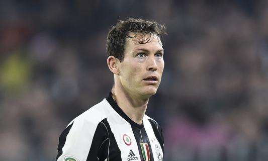 La Gazzetta dello Sport: Lichtsteiner podría ser el sustituto de Aleix Vidal 