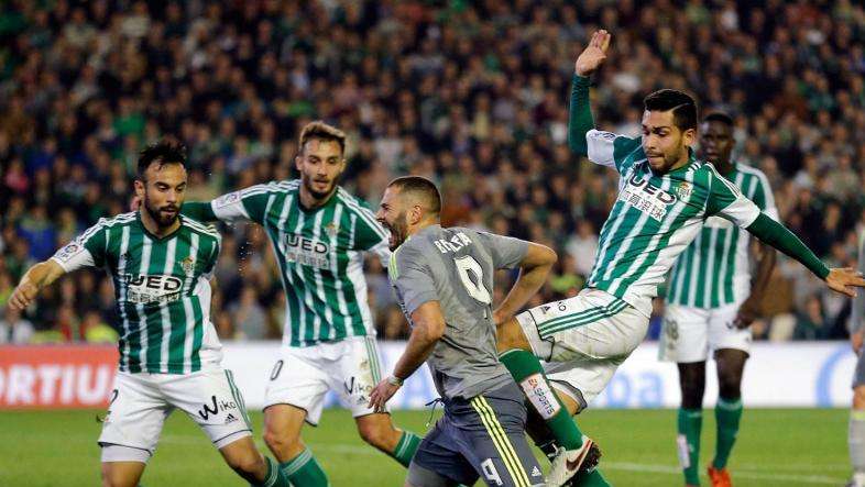 CRÓNICA: Frenazo arbitral al Madrid de Zidane