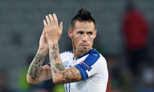 Radio CRC: Hamsik, cerca de renovar con el Nápoles