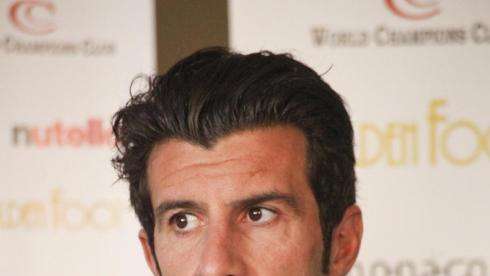 Figo, en el congreso de la CONMEBOL para promocionar su candidatura a la FIFA