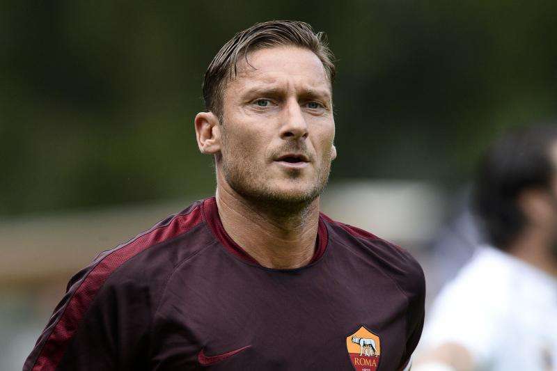 Totti: "Casillas era un icono del Real Madrid, siento no poder verle"