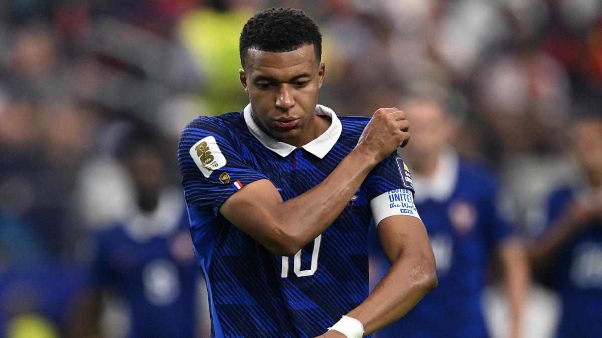 Mbappé no puede ocultar su descontento pese a aspirar a la Bota de Oro