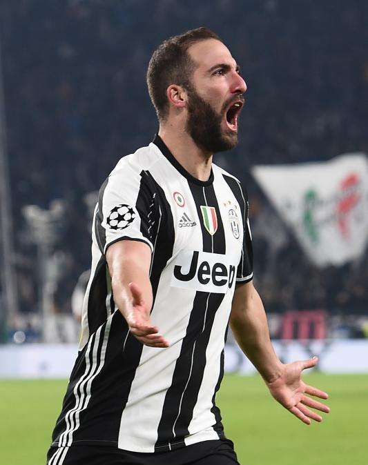 De Laurentiis: "¿La salida de Higuaín? No se puede ganar el título de la liga con un único jugador"