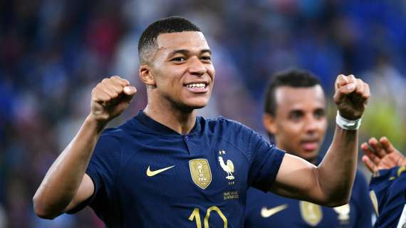 Kylian Mbapp&eacute; con Francia