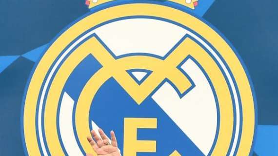 El padre-agente de Lunin aclara que su hijo no ha firmado con el Real Madrid