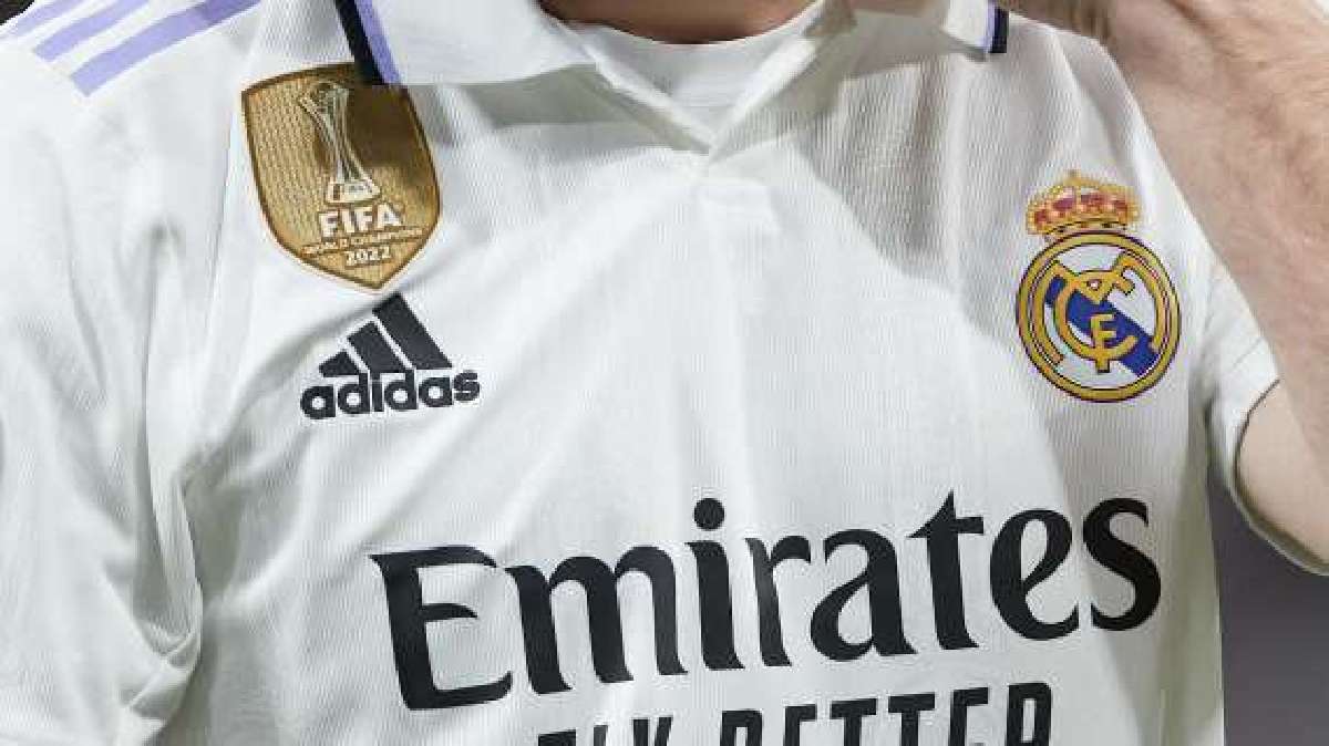 Camiseta adidas Real Madrid Bellingham 2023 2024  Dorado y negro, Real  madrid, Adidas real madrid