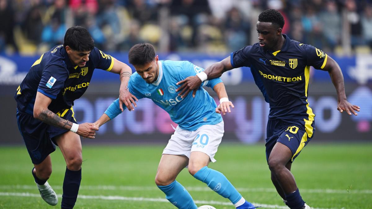 Il Napoli frena a Parma, questa sera l'Inter può volare a +9