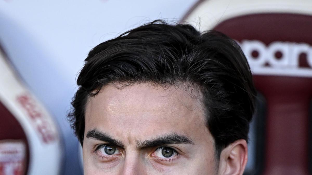 Dybala alla lezione di primo soccorso organizzata da Bove a Casa Viola